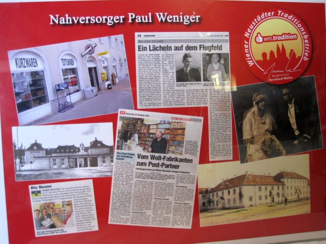 Schautafel „Nahversorger Paul Weniger“ mit Zeitungsartikeln und historischen Fotos zur Firmengeschichte