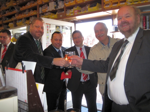 Bürgermeister Bernhard Müller, Gemeinderat Johann Machowetz, Gemeinderat Marco Sodomka, KommR Thomas Schaden, Paul Weniger
